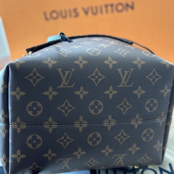 Louis Vuitton Montsouris PM - Picture 11 of 14
